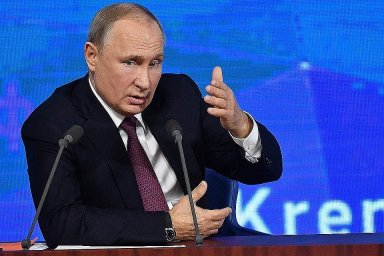 Путин объяснил падение доходов россиян снижением цен на нефть