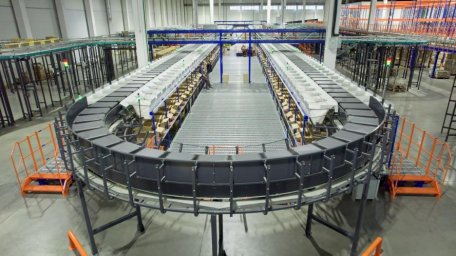 Передовые технологические решения COMITAS для склада Gloria Jeans